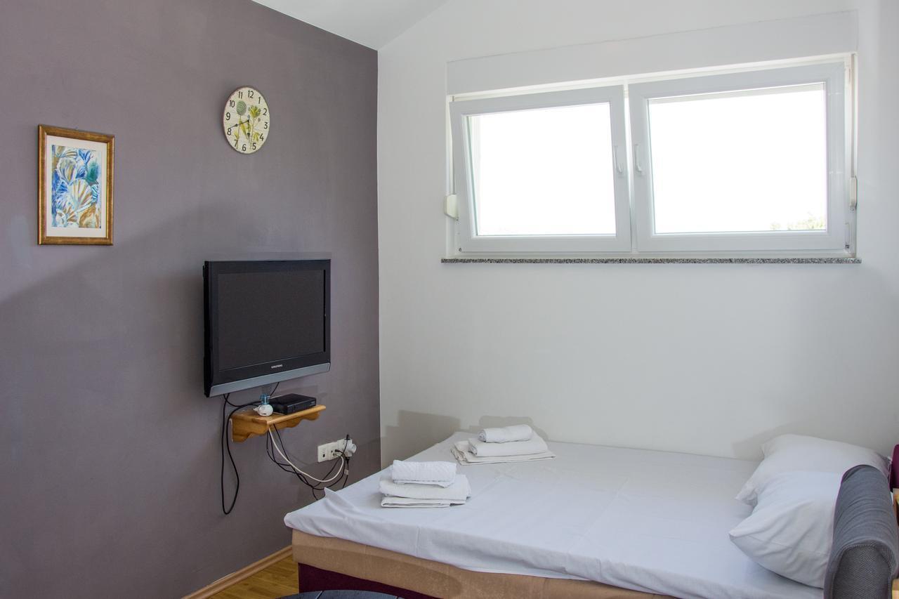 Apartments Sv. Jelena 2 Pag Town Εξωτερικό φωτογραφία